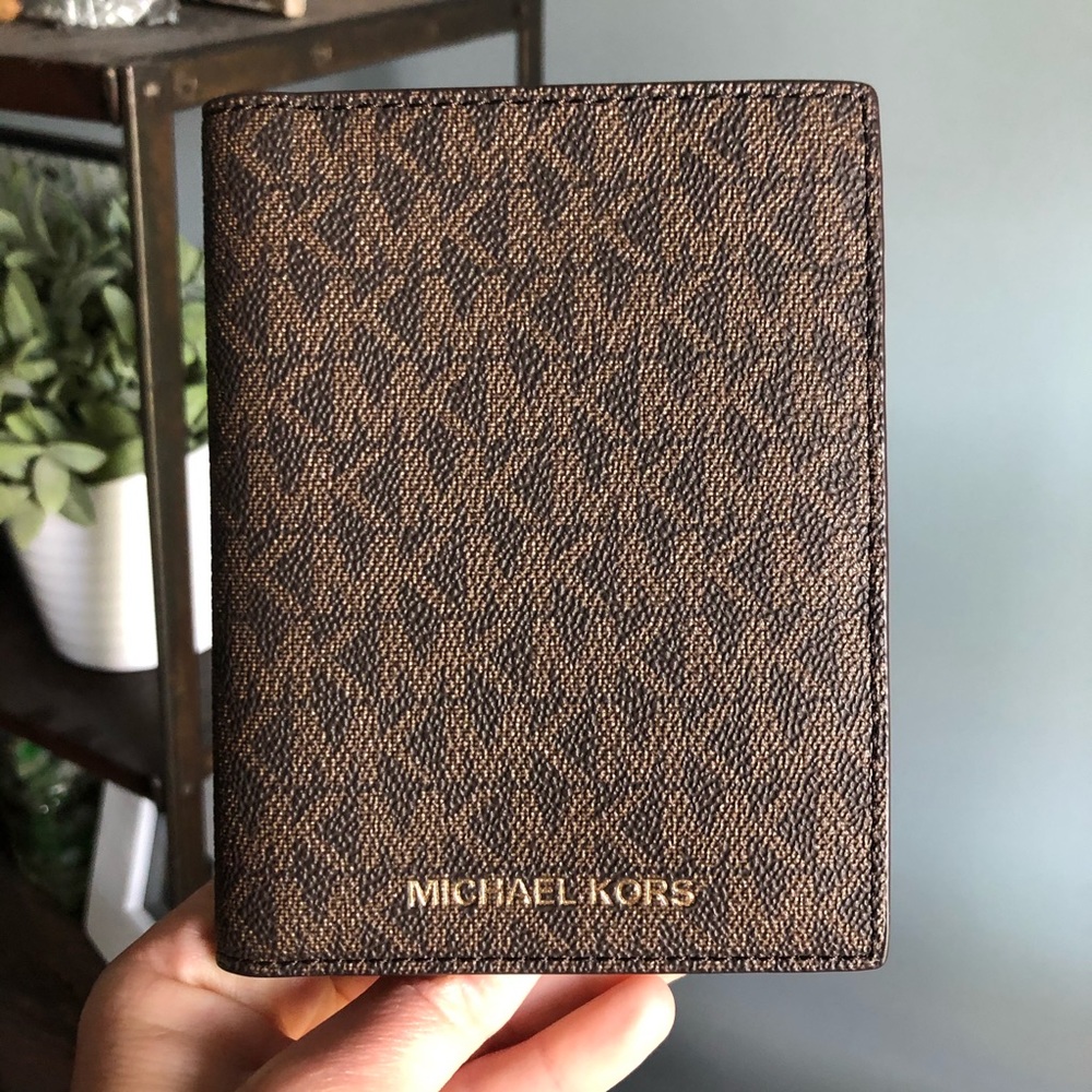 Michael Kors Bedford Travel Passport Wallet